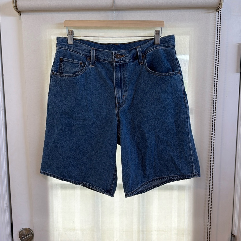 Levi w’s baggy dad shorts 31